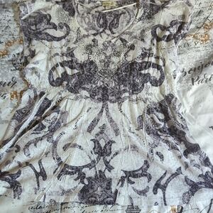 Papaya Graphic Black and White Relaxed Blouse